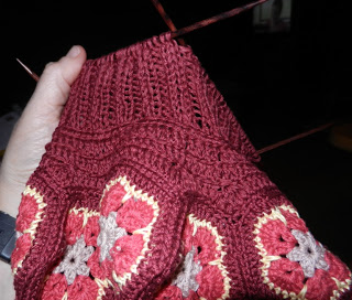 afrikankukka-myssybaskerin alareunan joustinneule