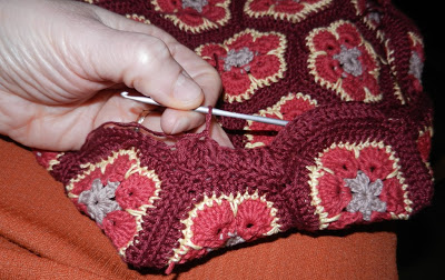 afrikankukka-myssybaskerin kulmien kaventaminen