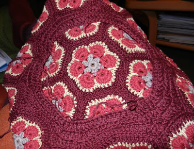 afrikankukka-myssybaskerin alareuna